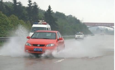 雨天高速行车注意事项,第1张