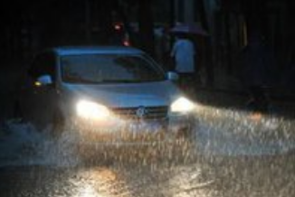 雨天开车上路需要注意什么,第1张